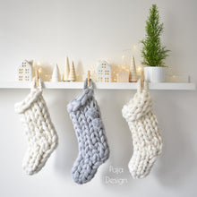 Načíst obrázek do prohlížeče Galerie, VÁNOČNÍ PONOŽKY pletené z merino vlny