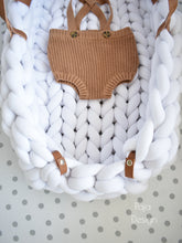 Načíst obrázek do prohlížeče Galerie, HNÍZDEČKO pro miminko z bavlněné maxipříze ROSTOUCÍ