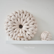 Načíst obrázek do prohlížeče Galerie, DONUT polštářek z bavlněné maxipříze