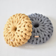 Načíst obrázek do prohlížeče Galerie, DONUT polštářek z bavlněné maxipříze
