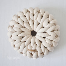 Načíst obrázek do prohlížeče Galerie, DONUT polštářek z bavlněné maxipříze